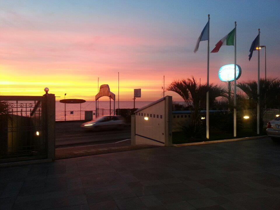 Serpa Hotel Anzio Exterior photo